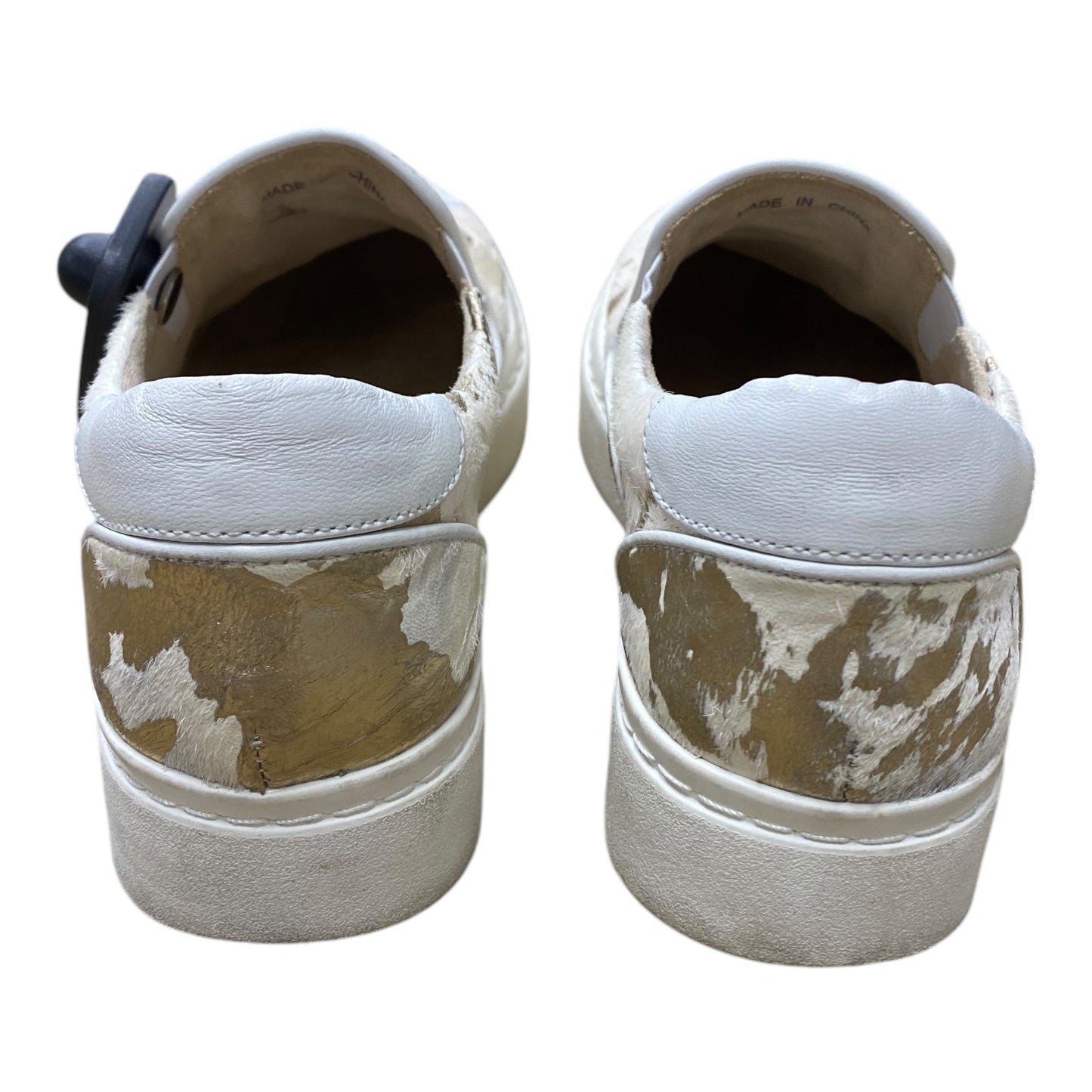 Shoes Sneakers By Vaneli In Cream, Size:5.5
