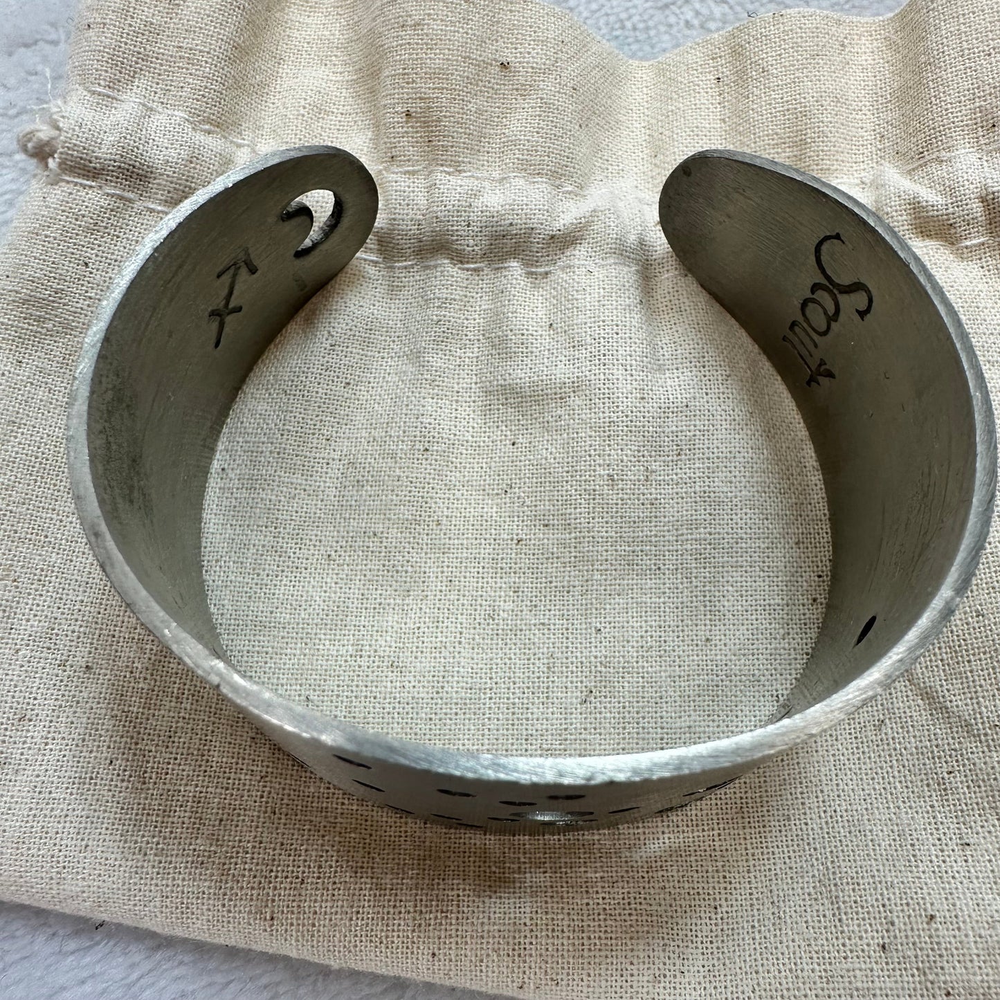 Bracelet cuff By Scout, Size: