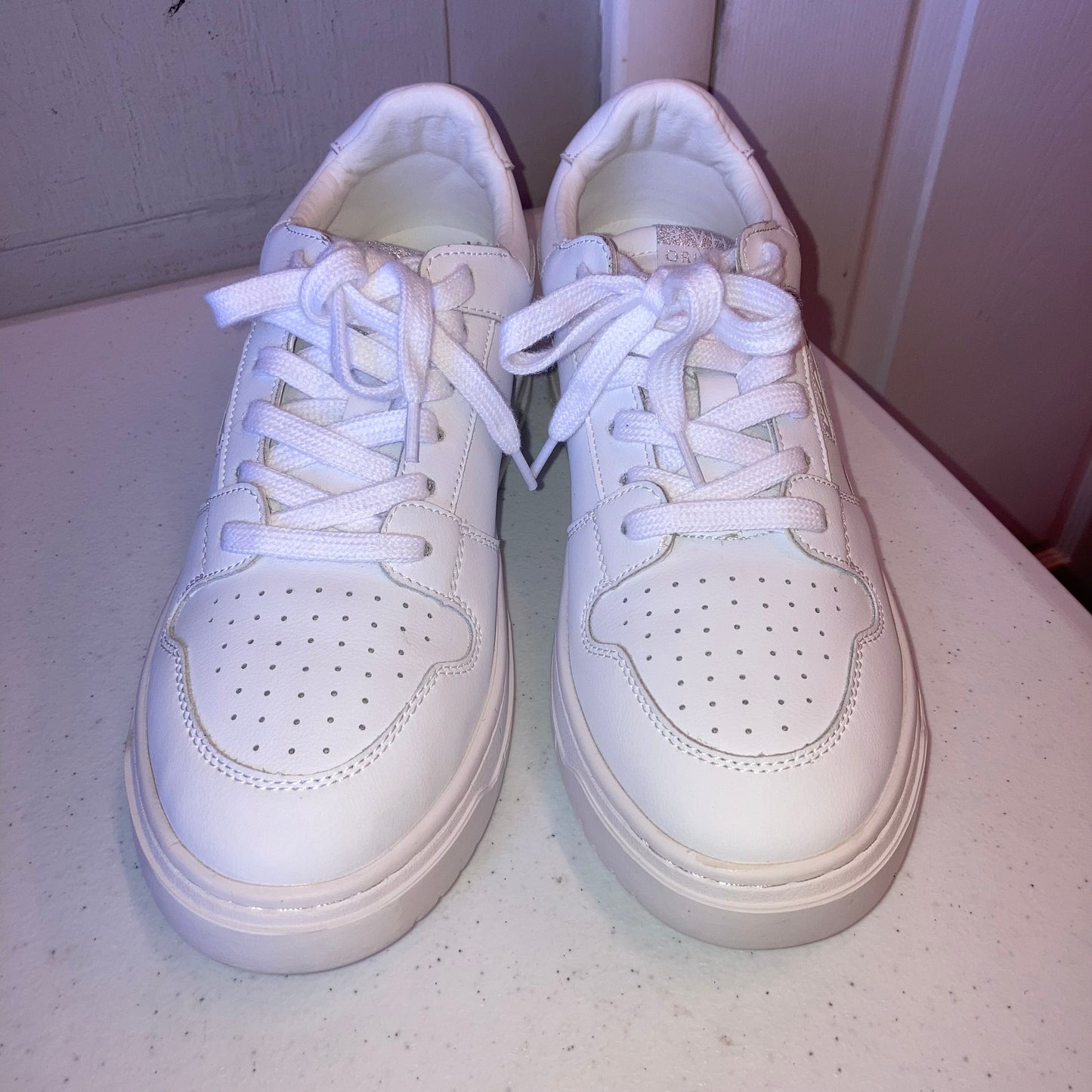 Shoes Athletic By Vintage Havana In White, Size:10