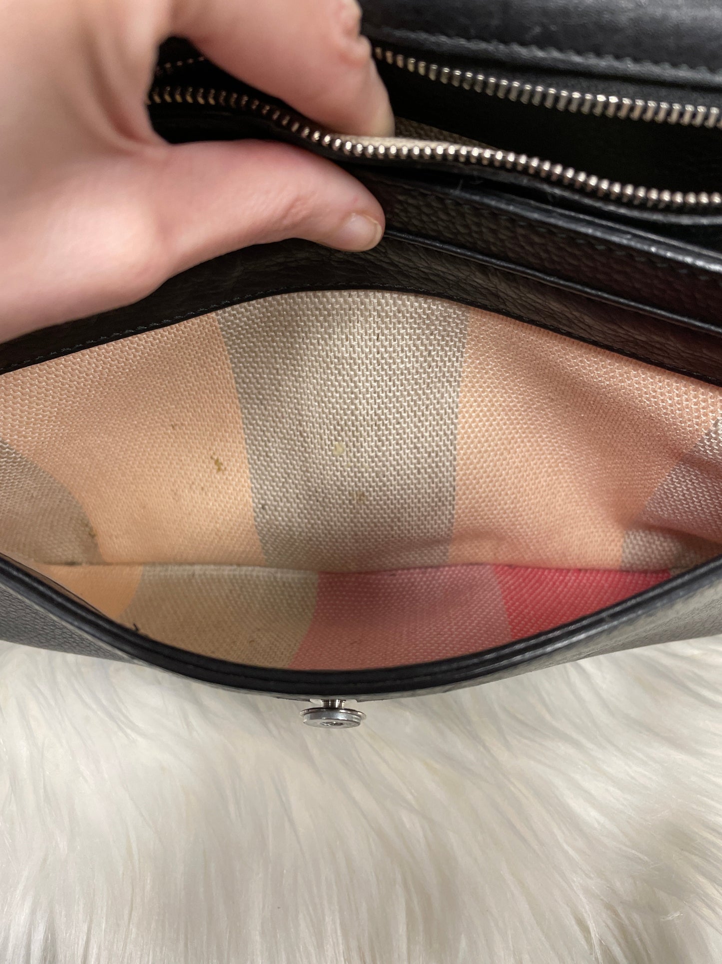 Handbag Luxury Designer By Gucci, Size: Medium