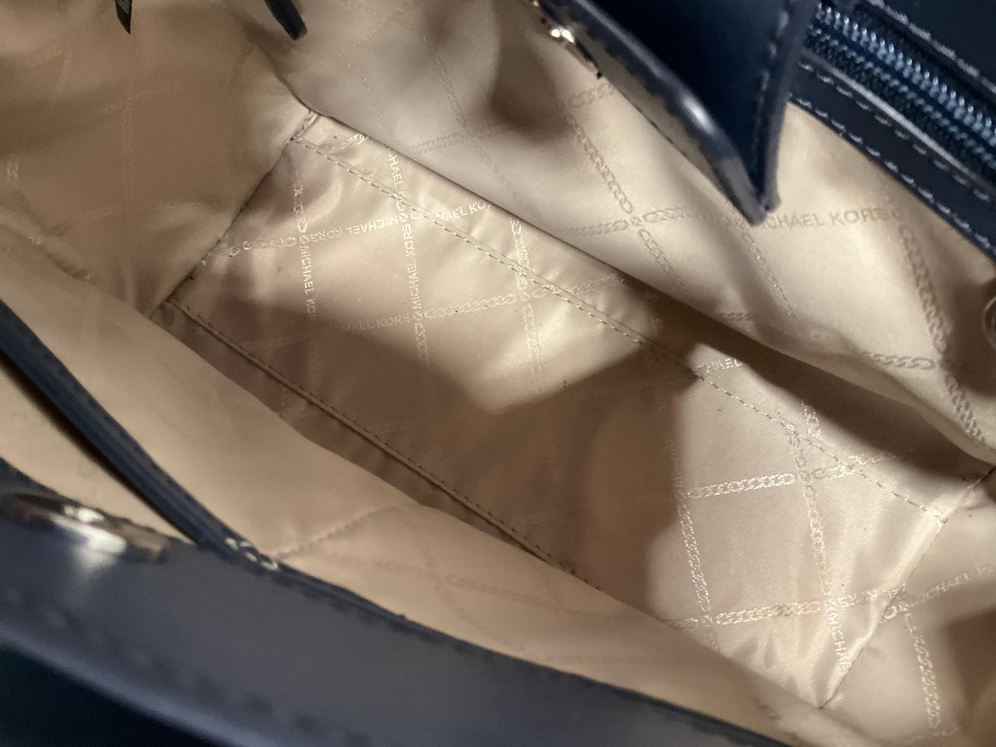 Handbag Designer By Michael Kors, Size: Medium