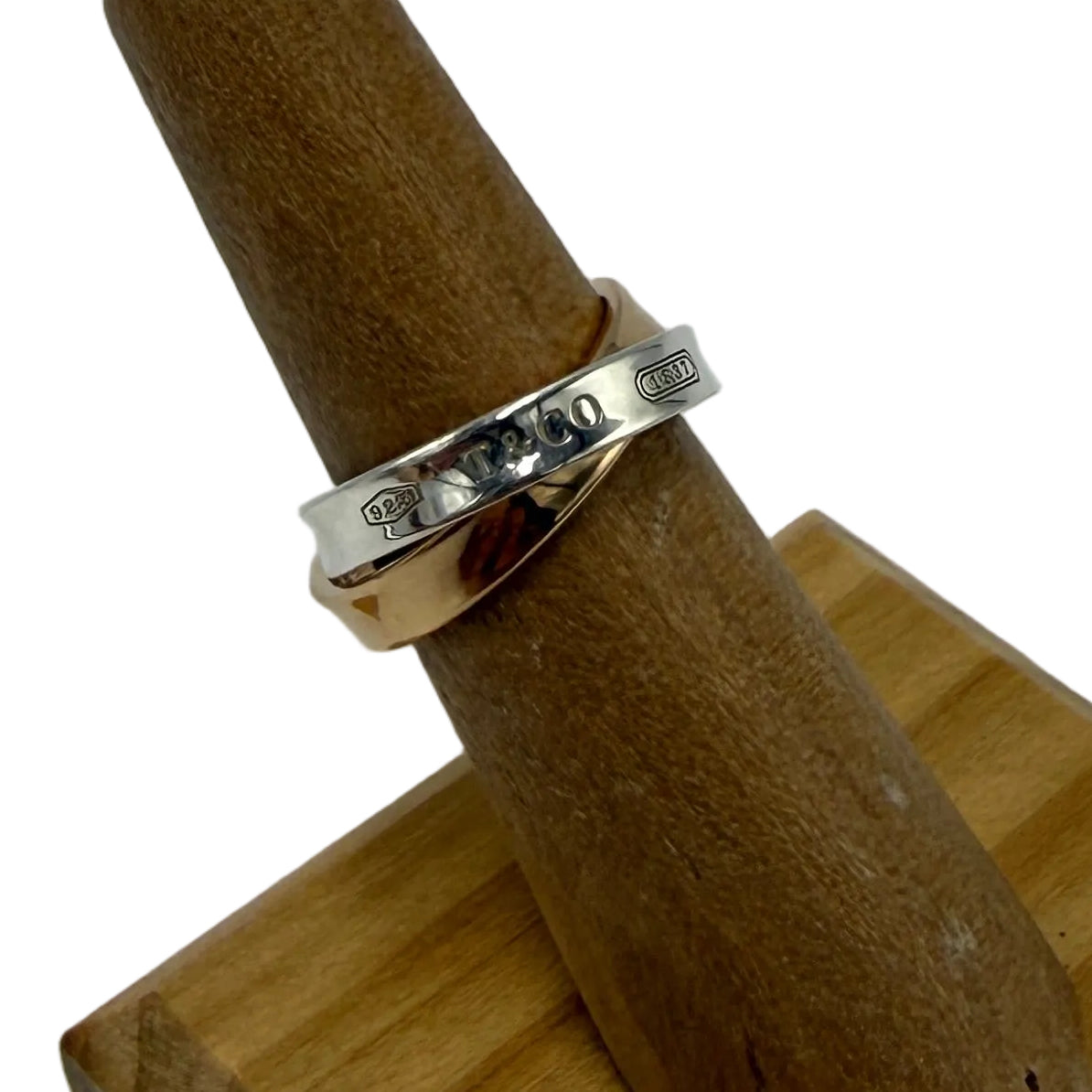 Tiffany & Company 18K Interlocking Circles  Luxury Ring, Size: 5.5