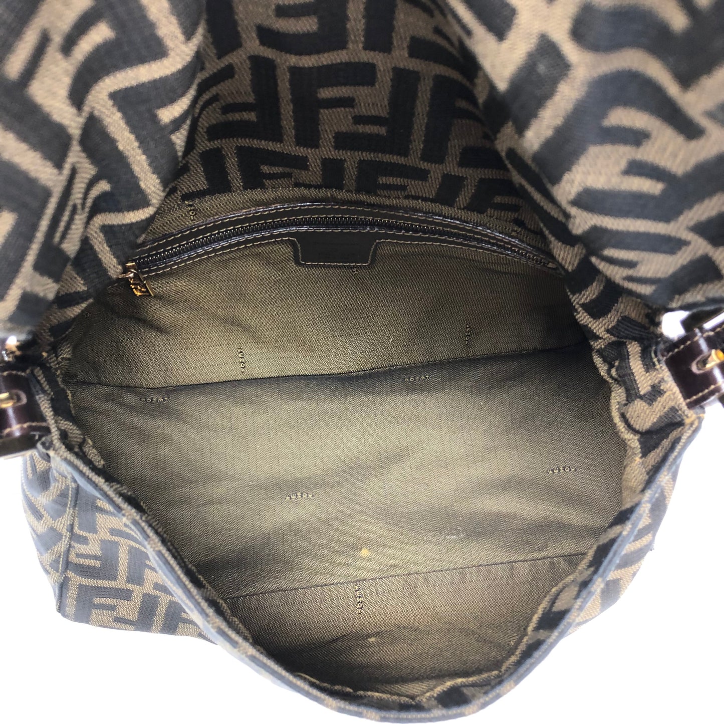 Handbag Luxury Designer By Fendi, Size: Medium