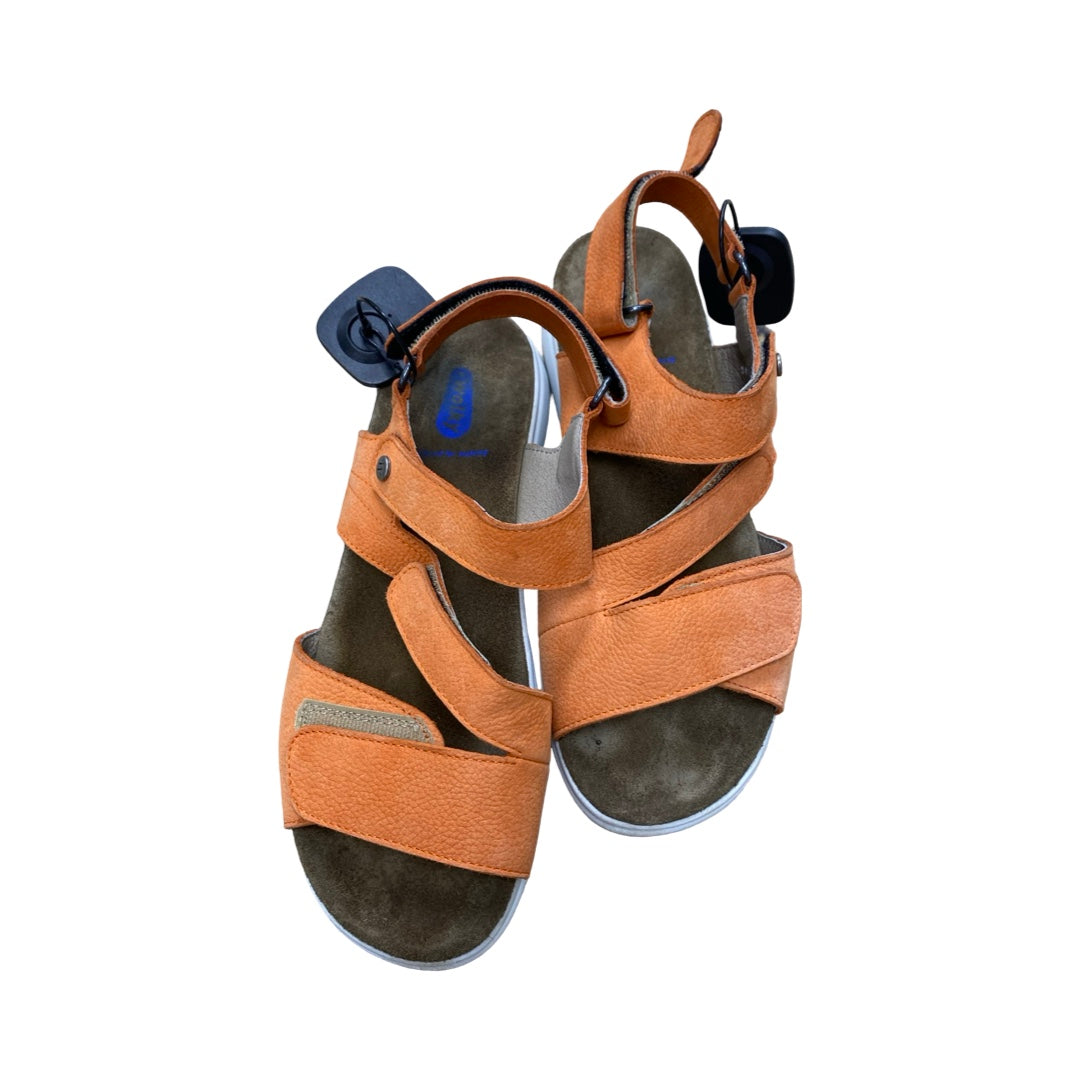 Sandals Flats By  WALLY In Orange, Size:8