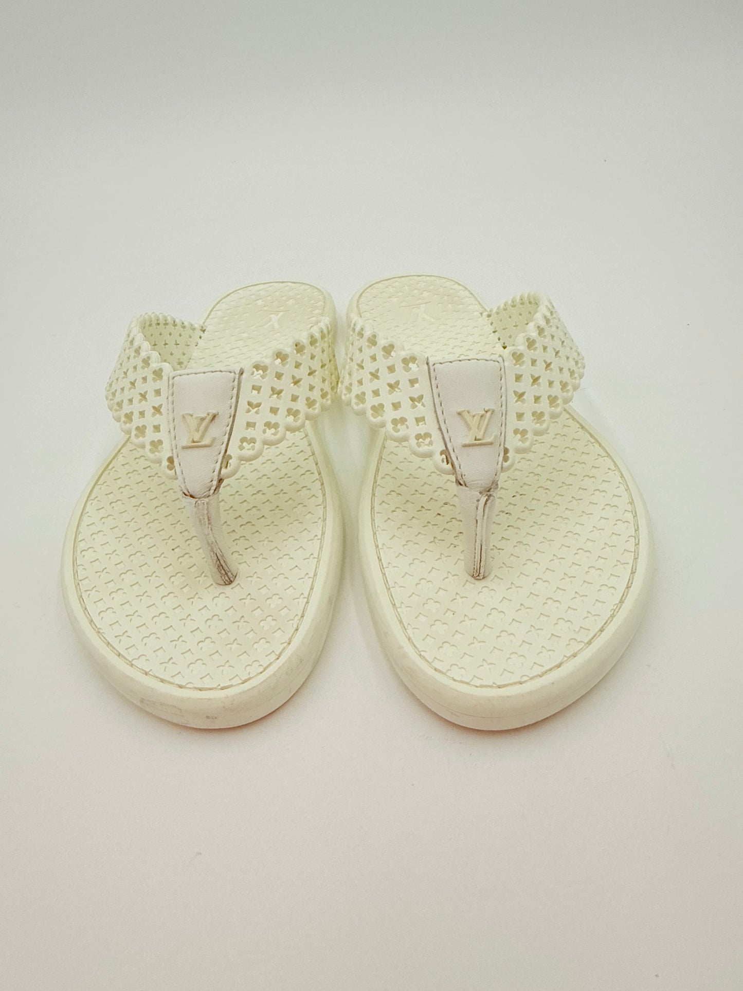 Sandals Luxury Designer By Louis Vuitton In White, Size:5