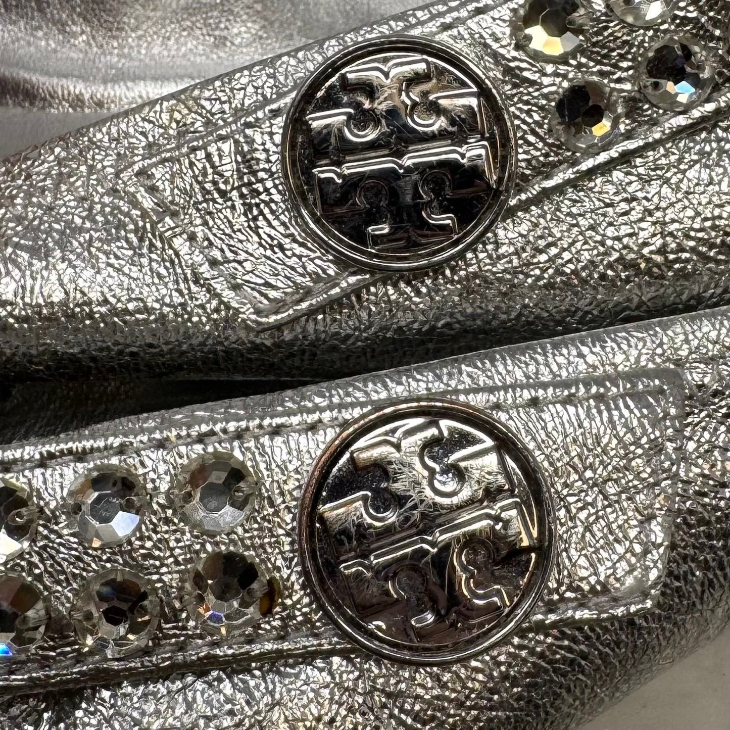 Minnie Embellished Two Way Ballet Flats Designer By Tory Burch In Silver, Size: 8
