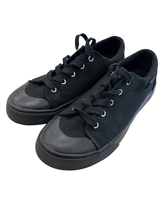 Shoes Sneakers By Clothes Mentor In Black, Size:6.5