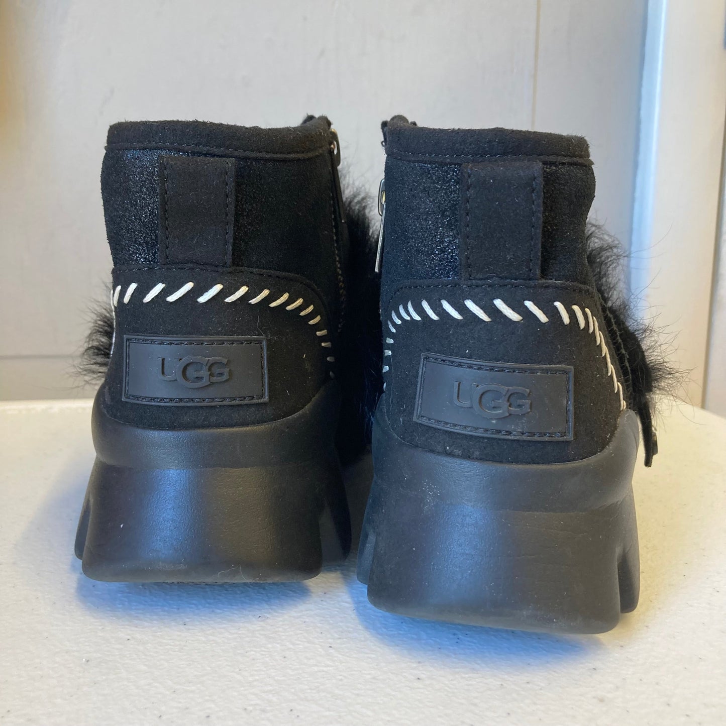 Boots Designer By Ugg In Black, Size:7