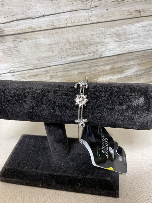 Bracelet Bangle By Clothes Mentor In Silver