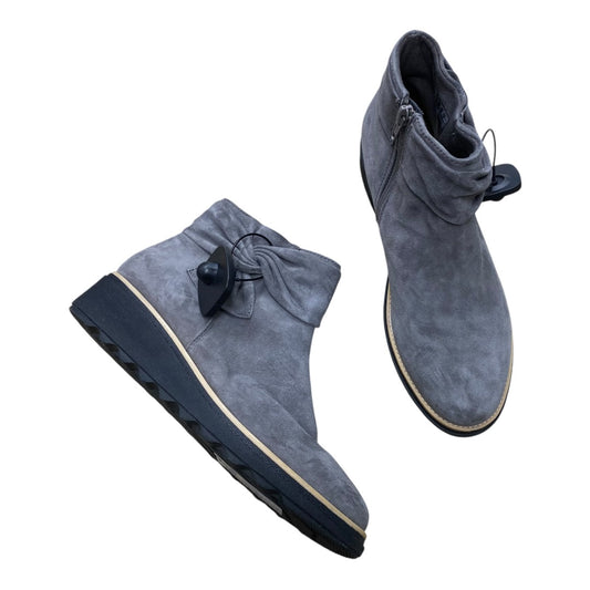 Boots Ankle Flats By Clarks In Grey, Size:8.5