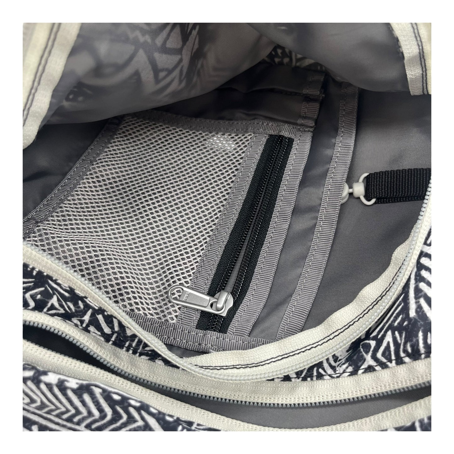 Backpack By Clothes Mentor In Black & Cream, Size:Medium