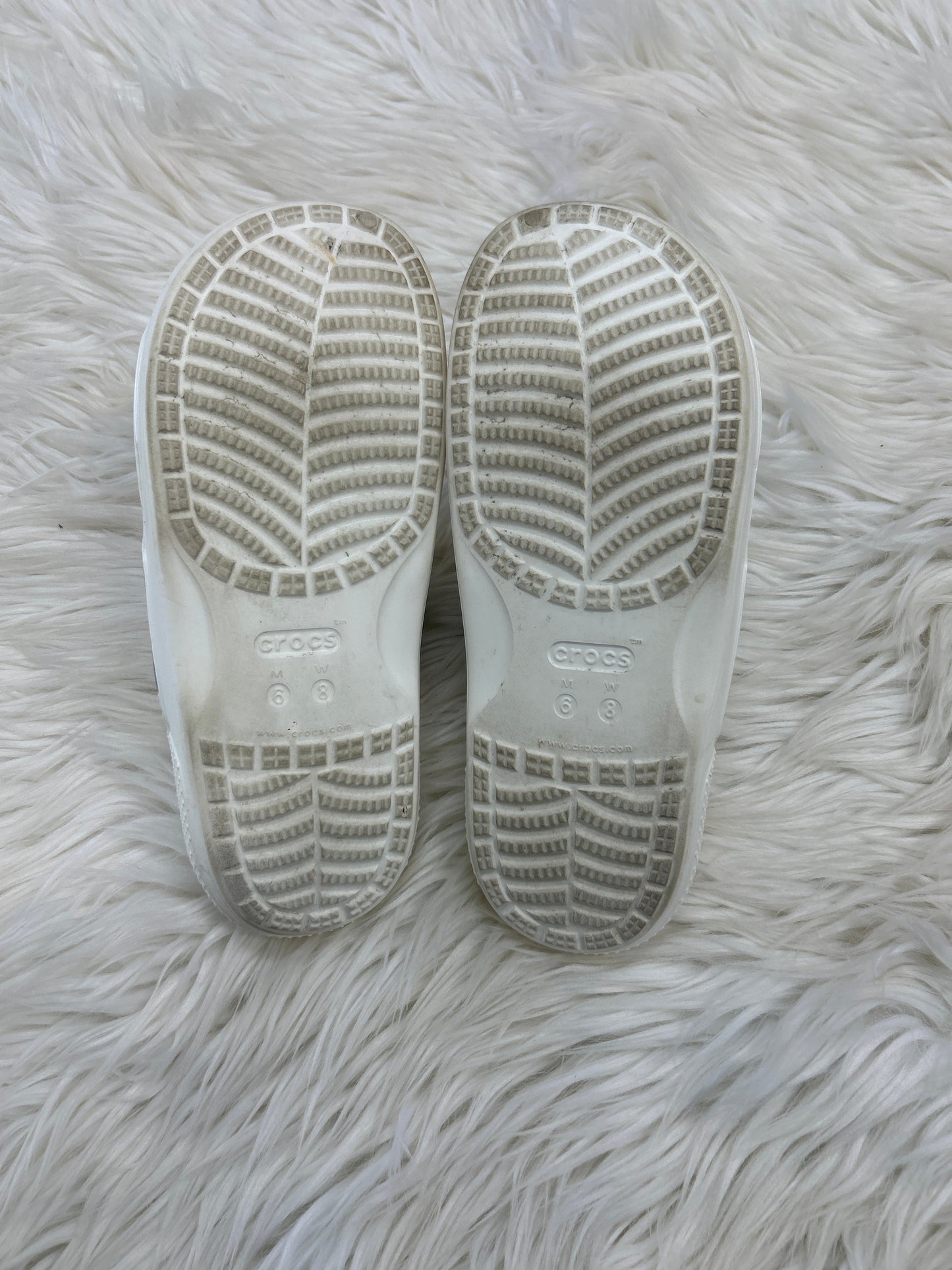 Sandals Flats By Crocs In White, Size:8