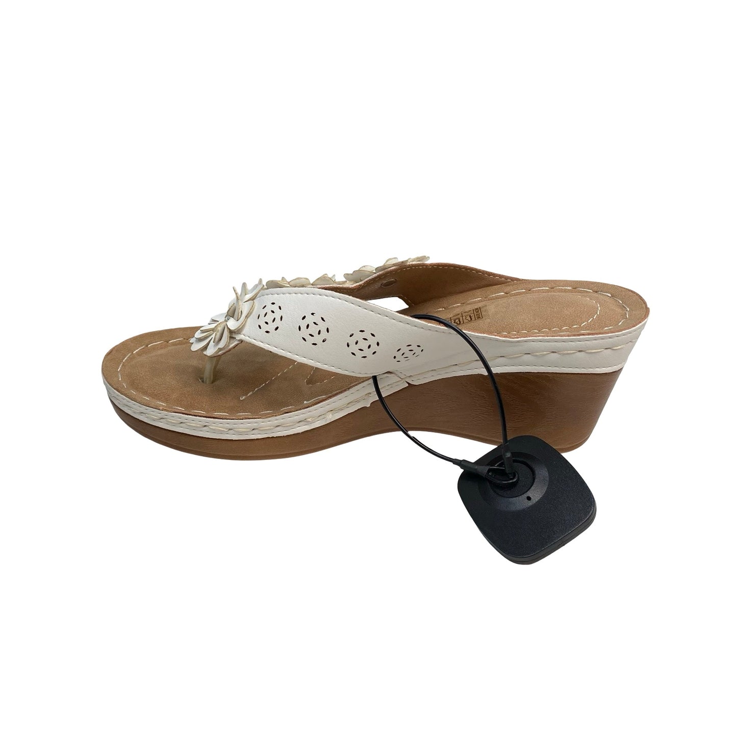 Sandals Heels Wedge By Clothes Mentor In White, Size:5