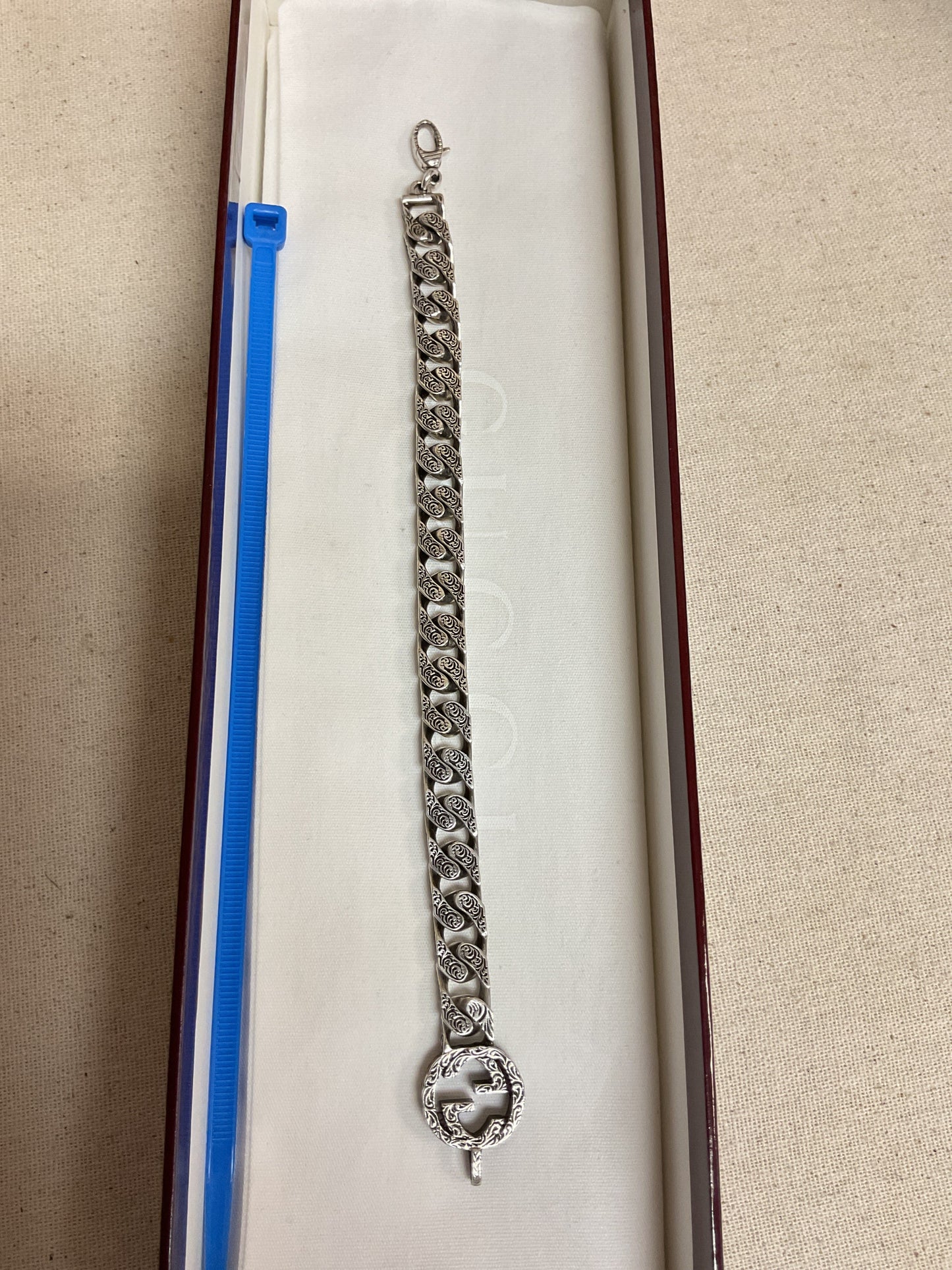 Bracelet Luxury Designer By Gucci In Silver, Size:1