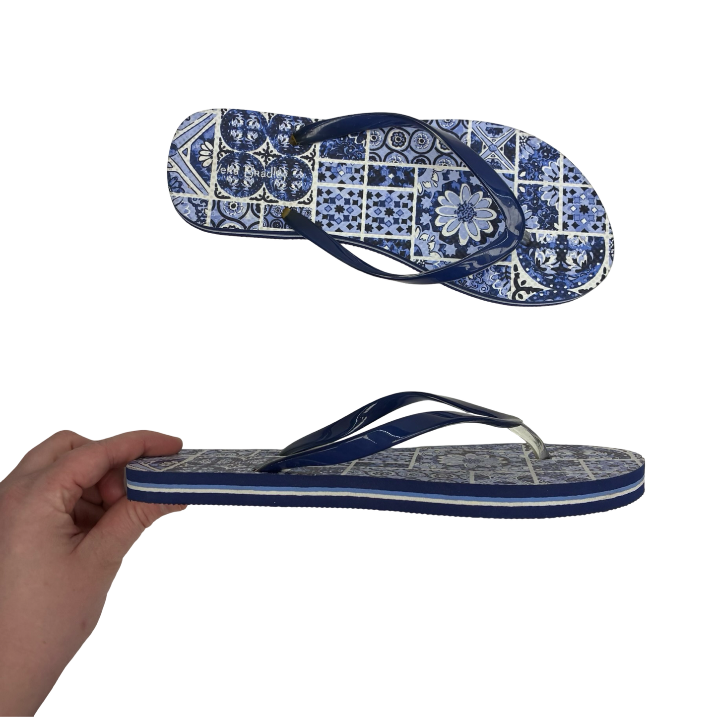 Sandals Flip Flops By Vera Bradley In Blue & White, Size:7
