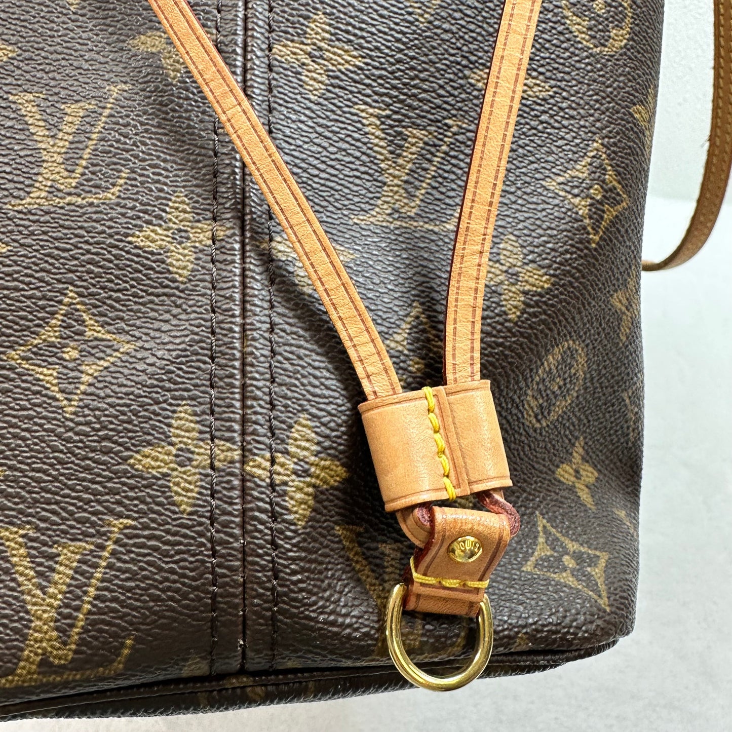 Neverfull MM Handbag Luxury Designer By Louis Vuitton, Size: Medium