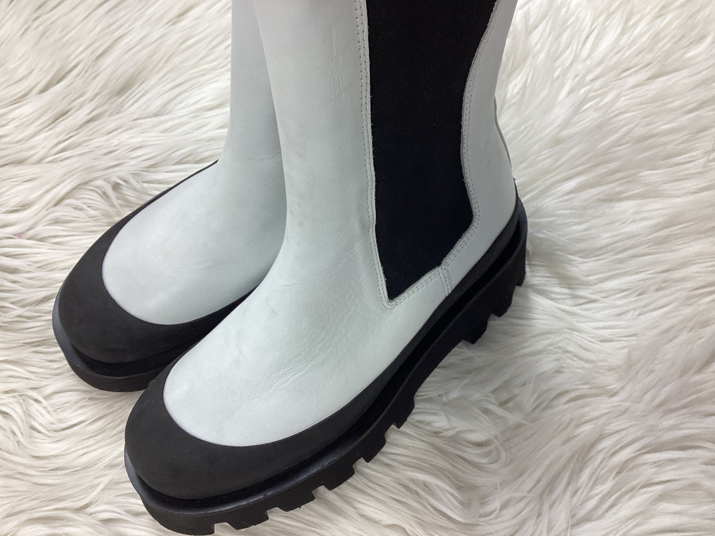 Boots Ankle Flats By Cmc In White, Size:6