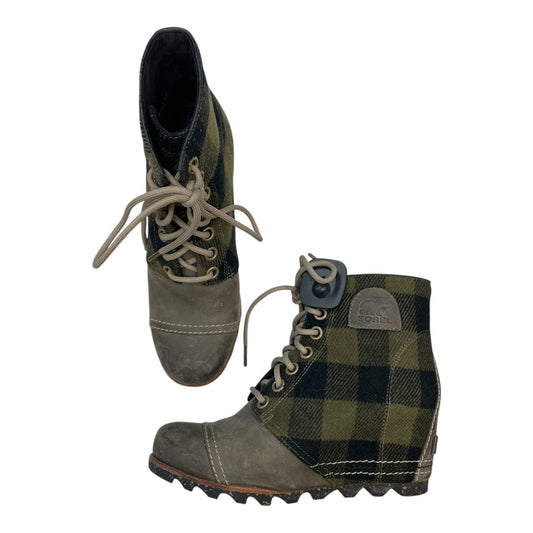 Boots Designer By Sorel In Black & Green, Size:8.5