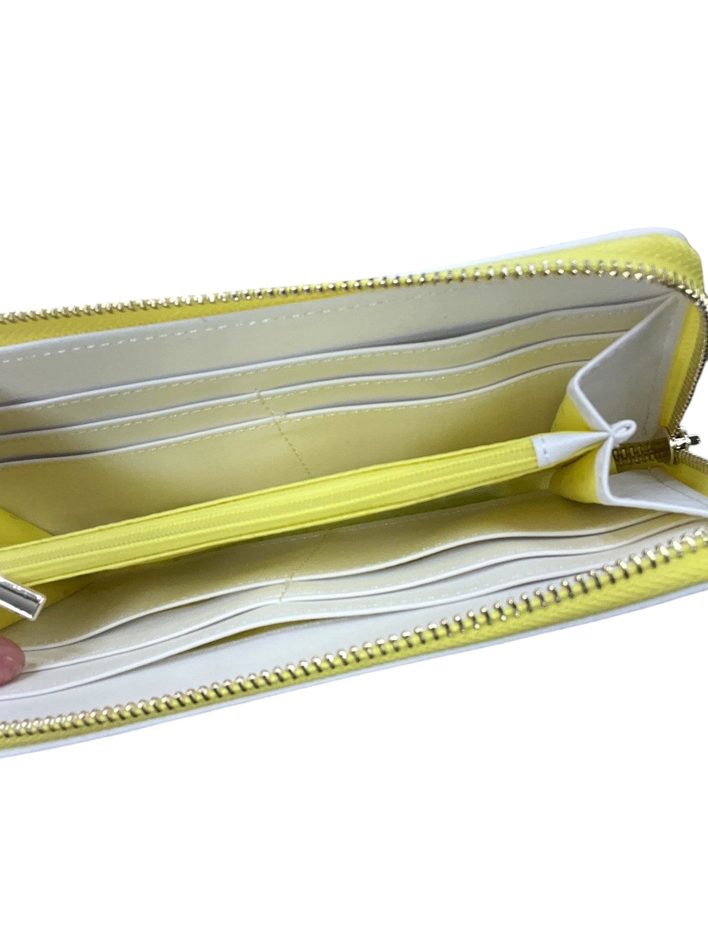 Wallet By Clothes Mentor In White, Size:Medium