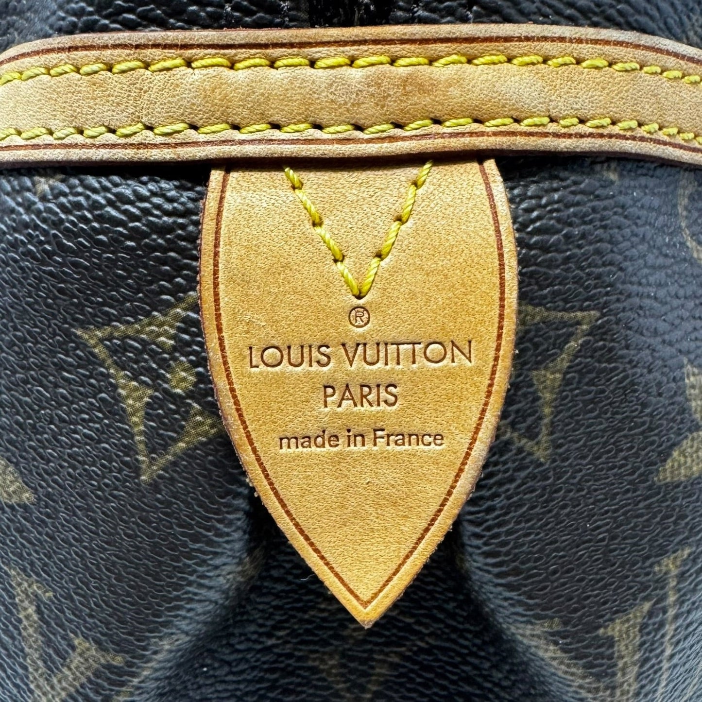 Montorgueil PM 2009 Monogram Shoulder Handbag Luxury Designer By Louis Vuitton, Size: Medium