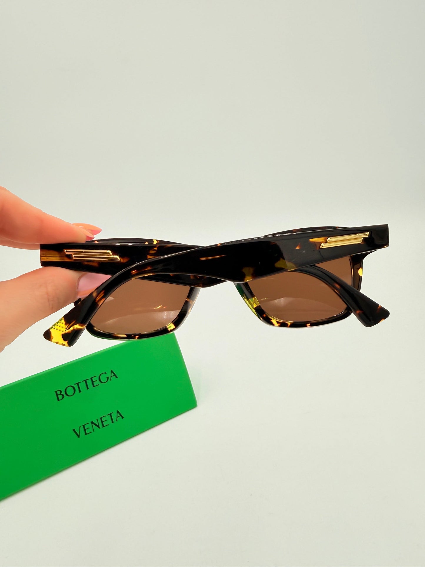 Sunglasses Luxury Designer By Bottega Veneta In Tortoise Shell Print