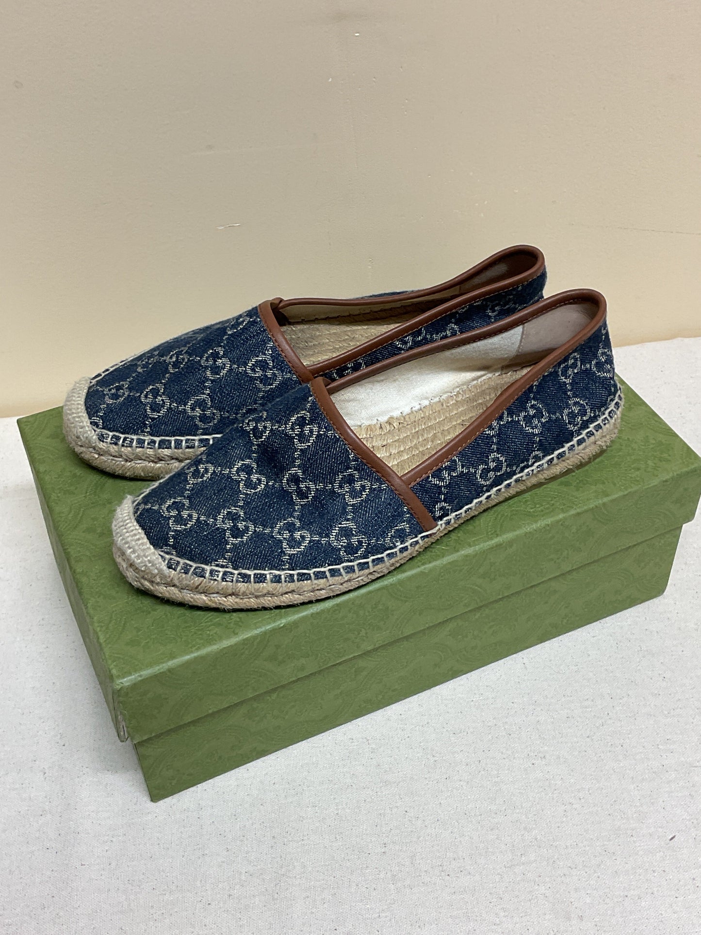 Shoes Luxury Designer By Gucci In Blue Denim, Size:9