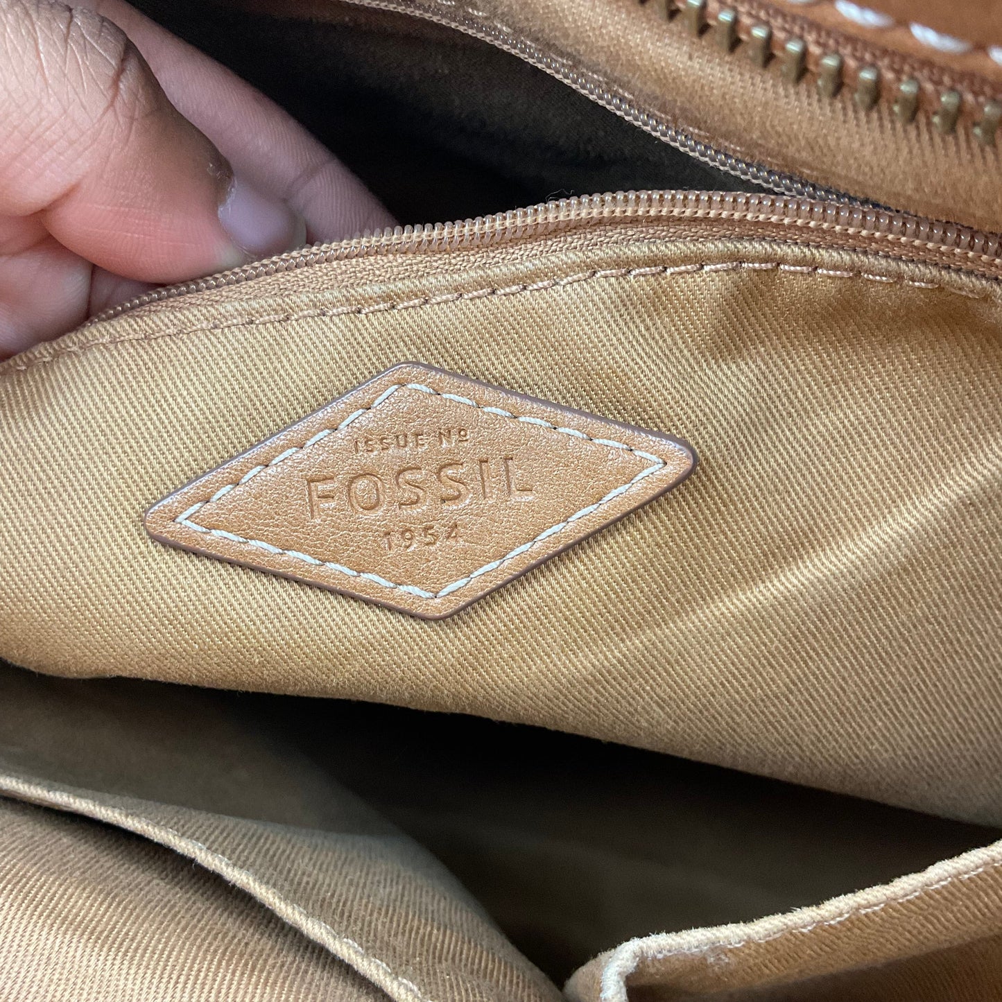 Handbag By Fossil, Size: Medium