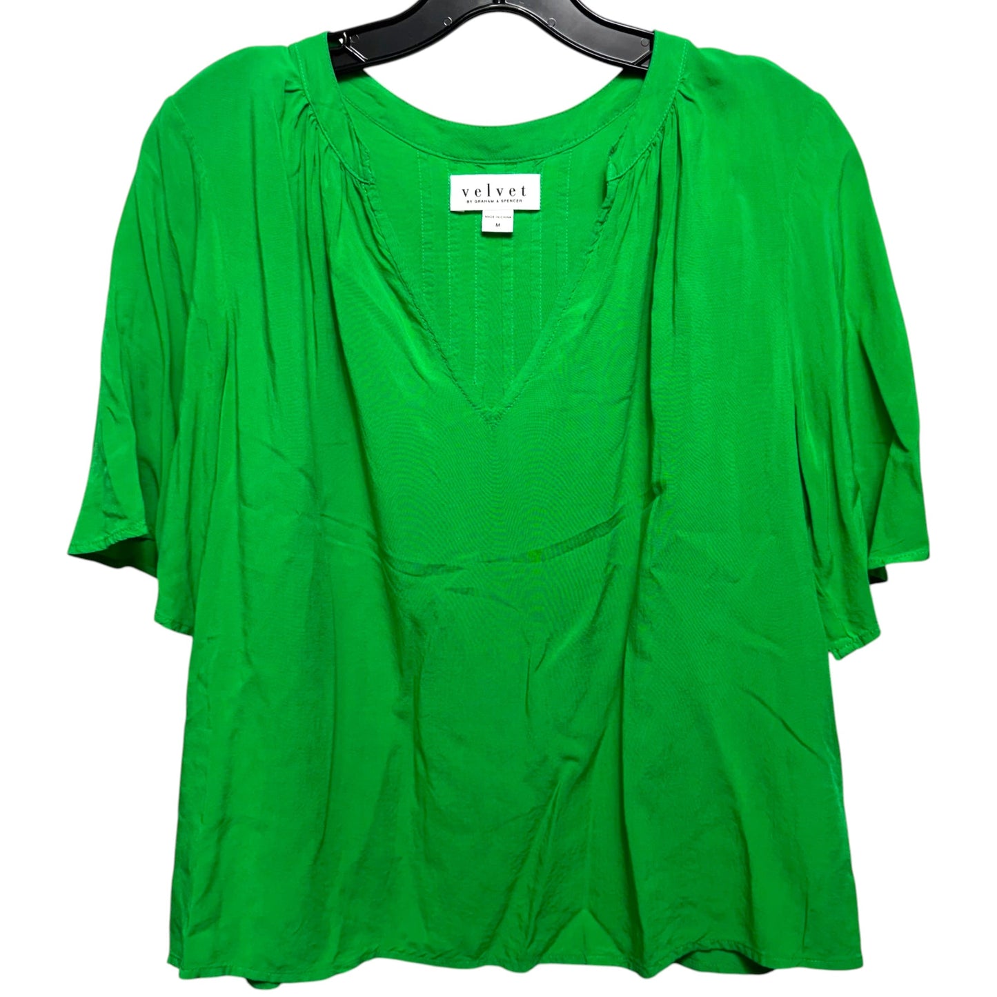 Top Short Sleeve By Velvet By Graham & Spencer In Green, Size: M
