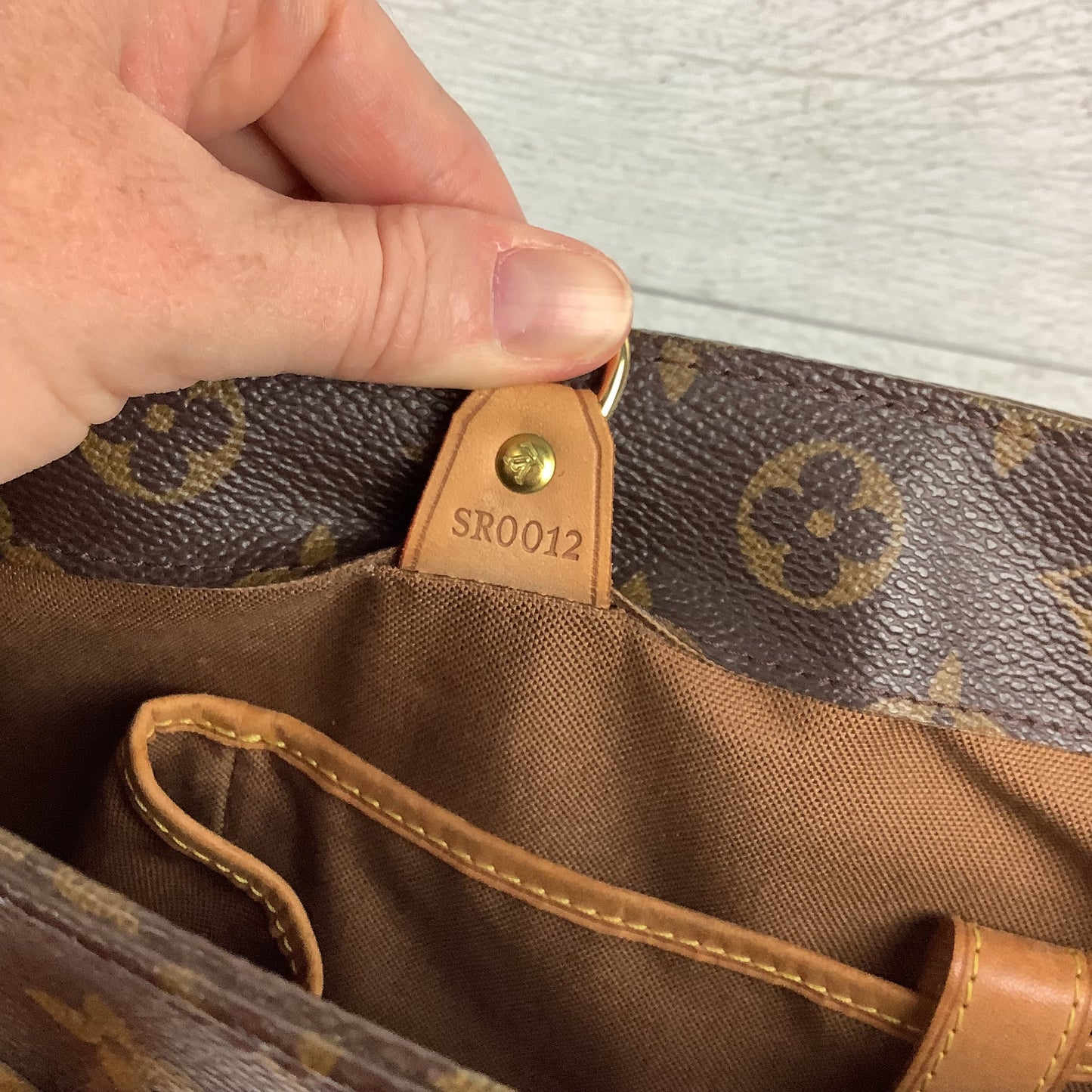 Handbag Luxury Designer By Louis Vuitton, Size: Medium