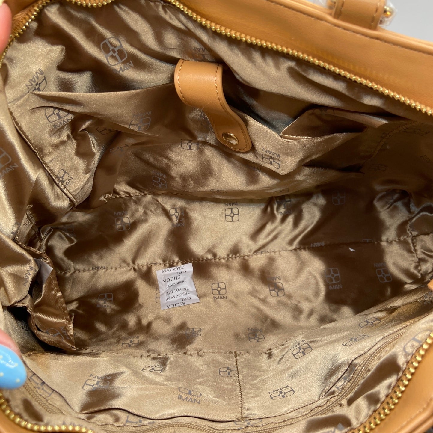 Handbag By Iman Hsn, Size: Medium