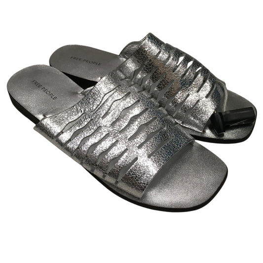 Sandals Flats By Free People In Silver, Size:7