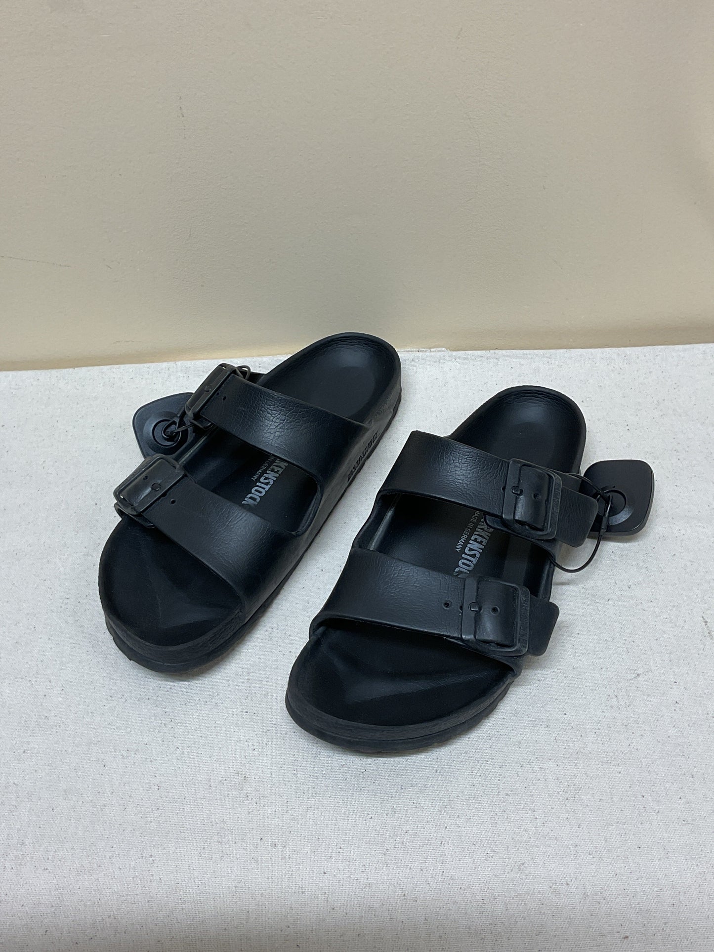 Sandals Flats By Birkenstock In Black, Size:8.5