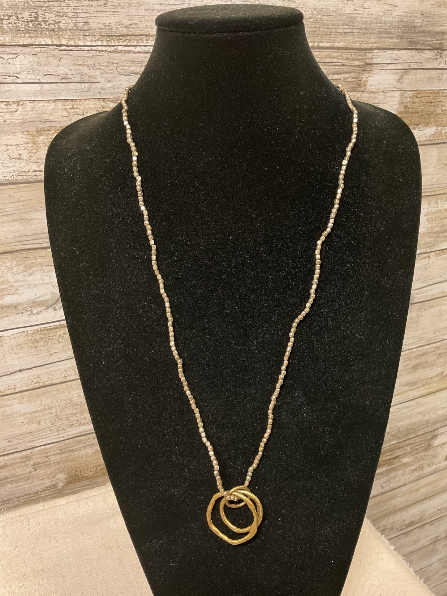 Necklace Statement By Clothes Mentor In Gold & Silver