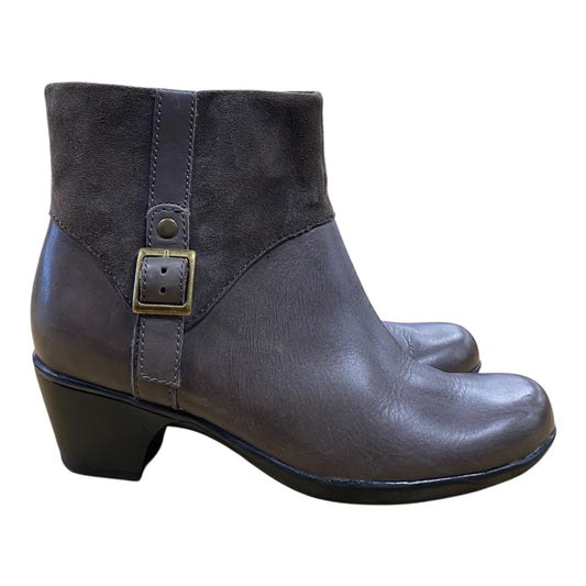Boots Ankle Flats By Clarks In Grey, Size:5.5