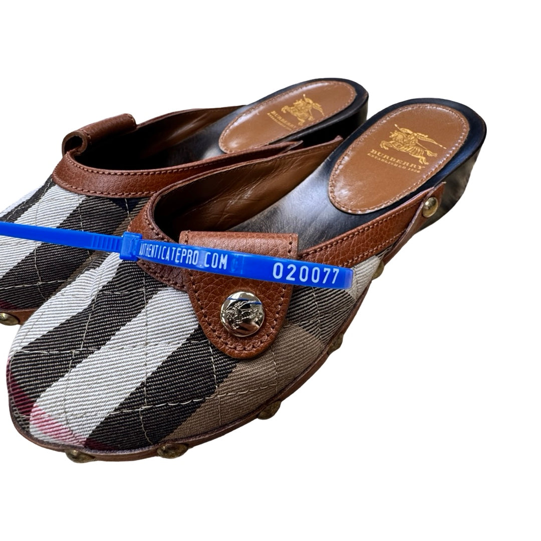 Shoes Luxury Designer By Burberry In Multi, Size:5.5