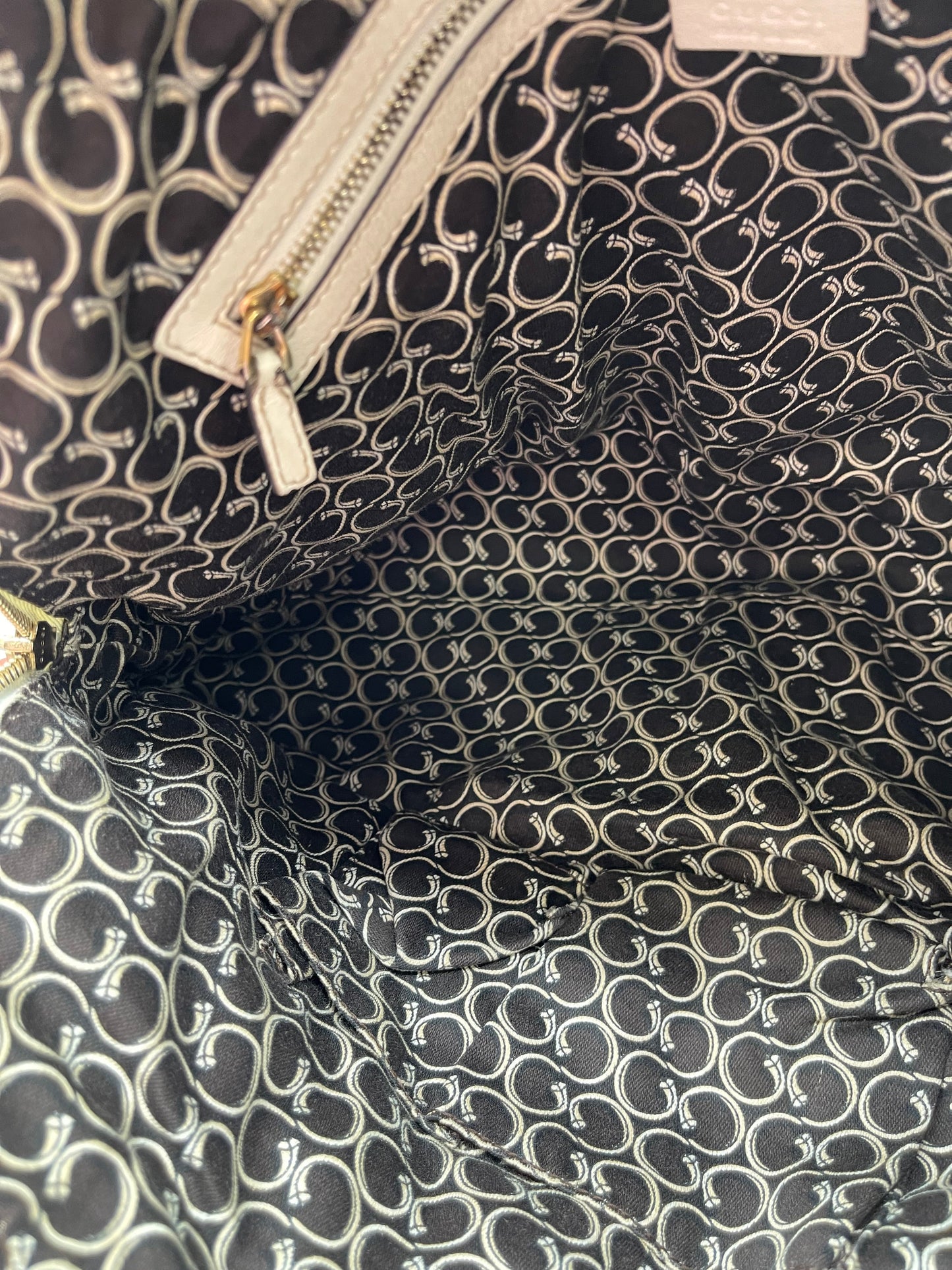 Handbag Luxury Designer By Gucci, Size: Large