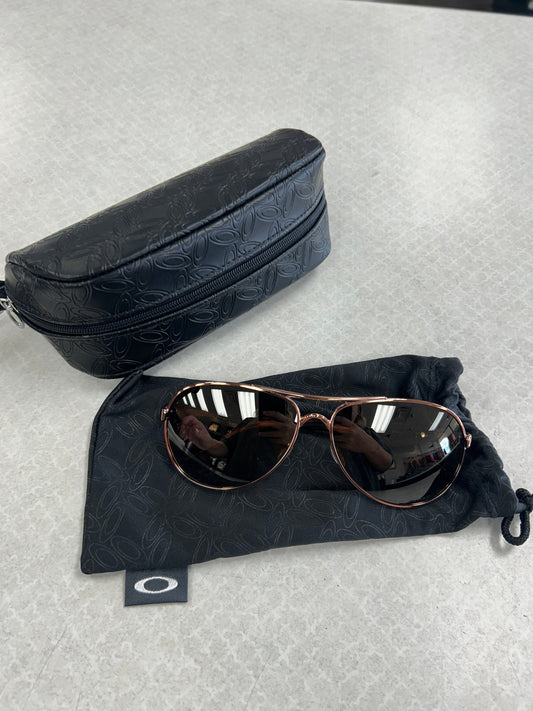 Sunglasses By Oakley In Gold