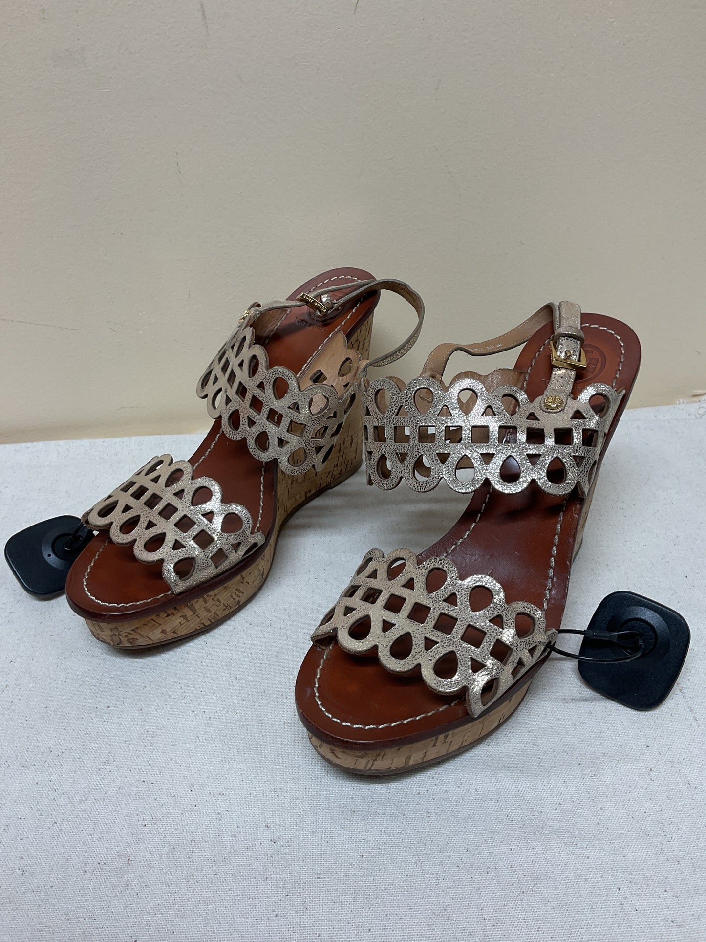 Shoes Designer By Tory Burch In Gold, Size:9