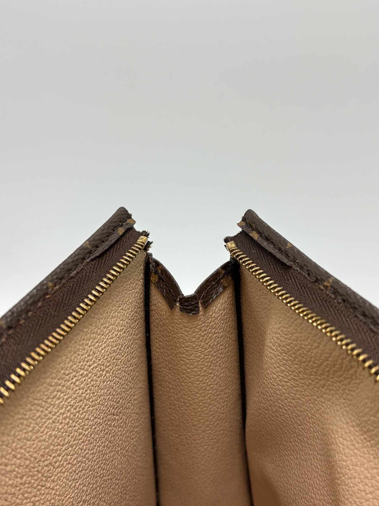 Louis Vuitton Monogram Toiletry Pouch 26 Luxury Makeup Bag