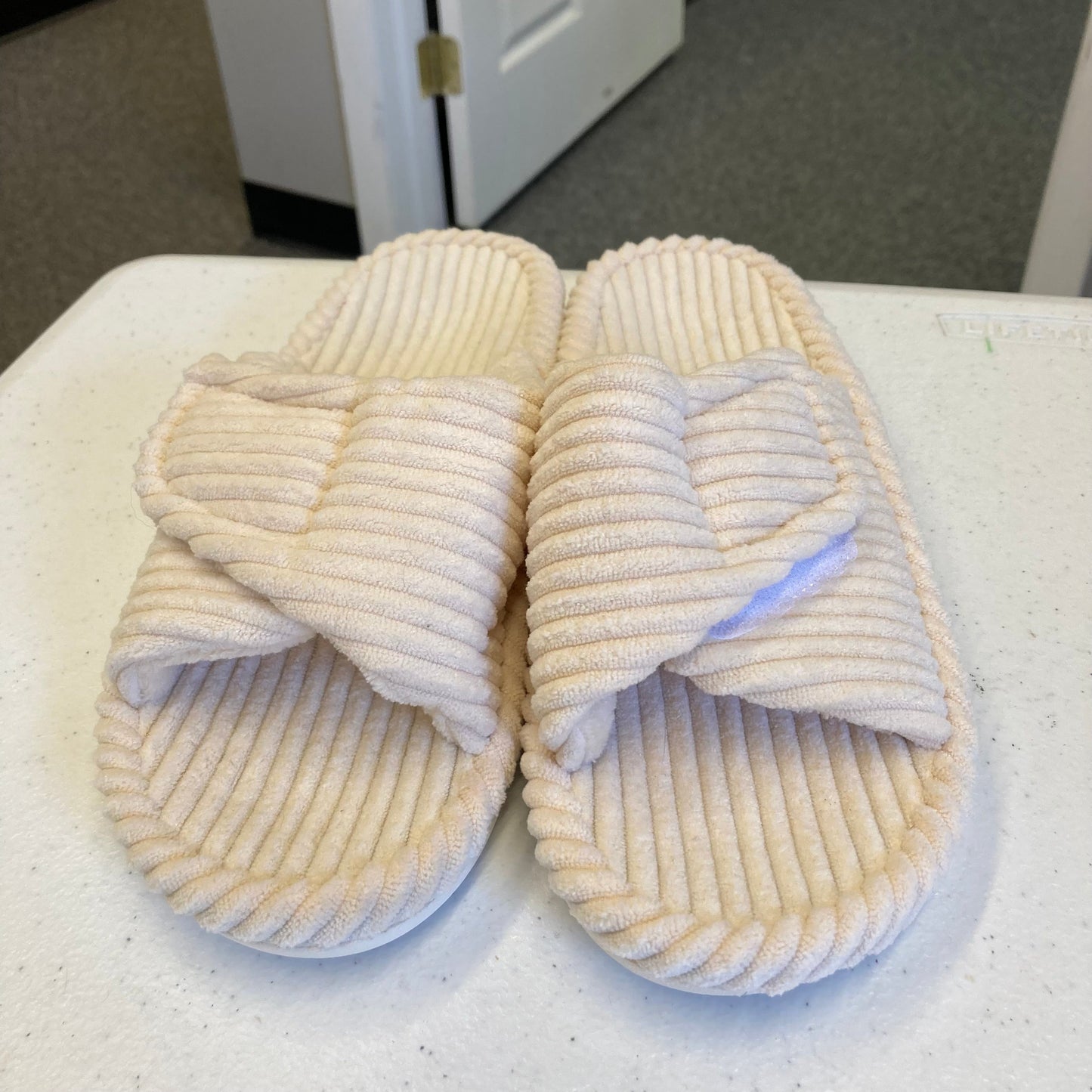 Sandals Flats In Cream, Size:8.5