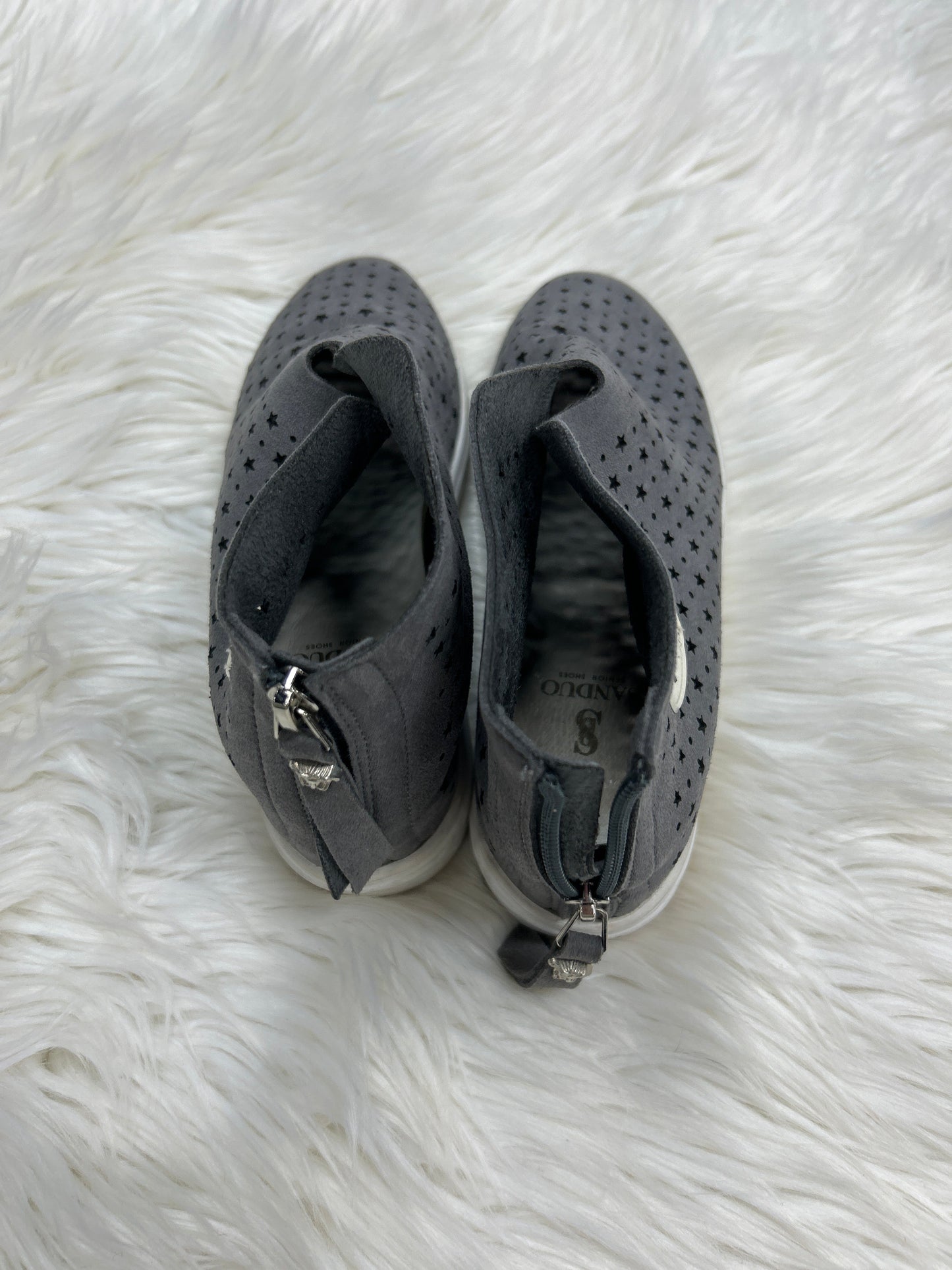 Shoes Sneakers By Cmc In Grey, Size:7