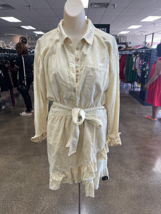 Dress Casual Short By Pilcro In Yellow, Size:L