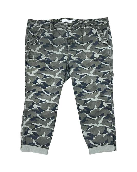 Pants Cropped By Torrid In Camouflage Print, Size:24