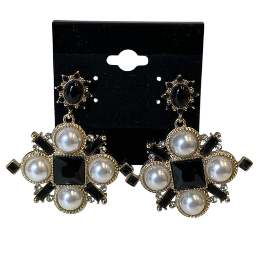 Earrings Statement By Express In Black & White