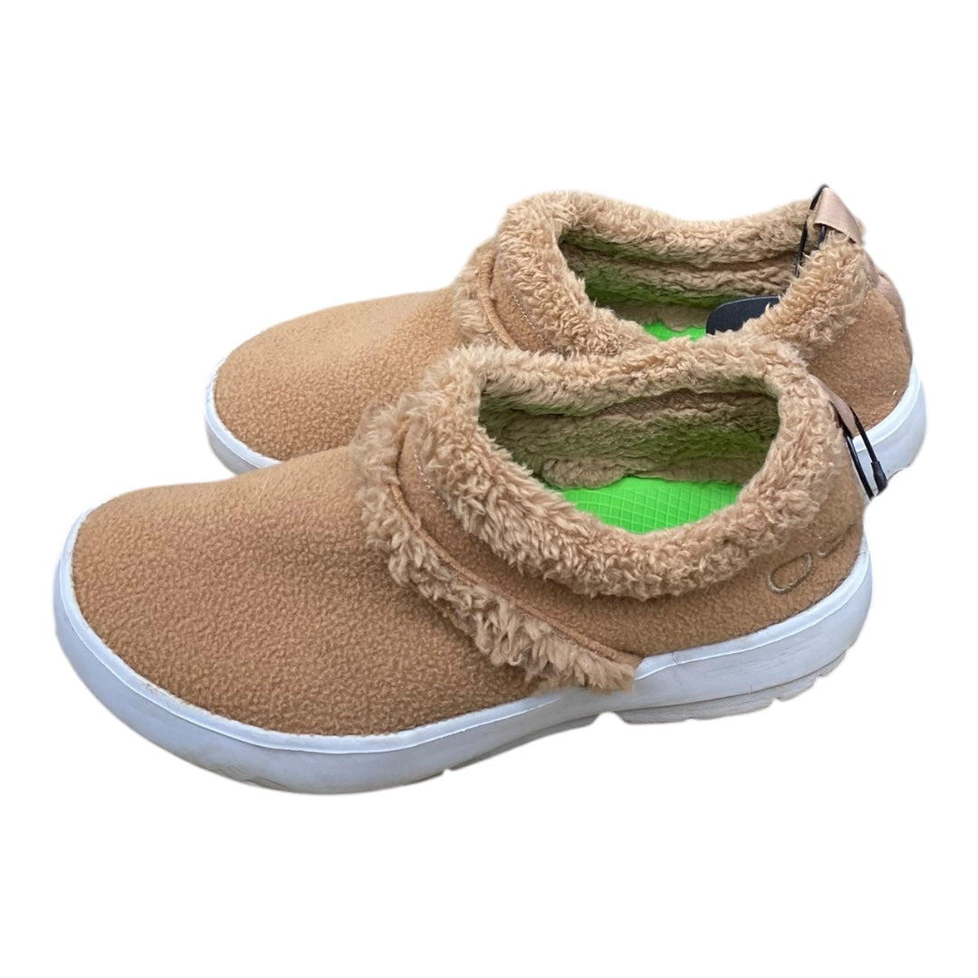 Shoes Flats By Oofos In Brown, Size:8