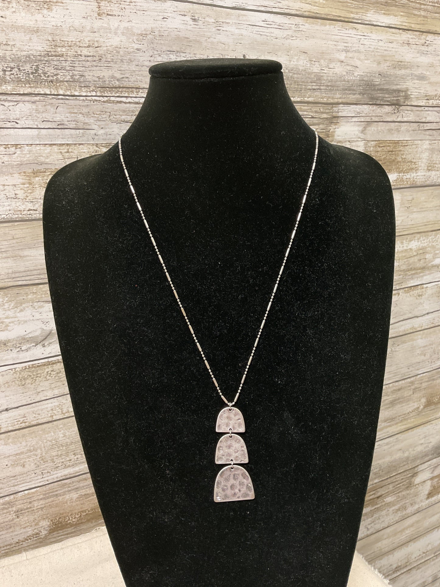 Necklace Statement By Clothes Mentor In Silver