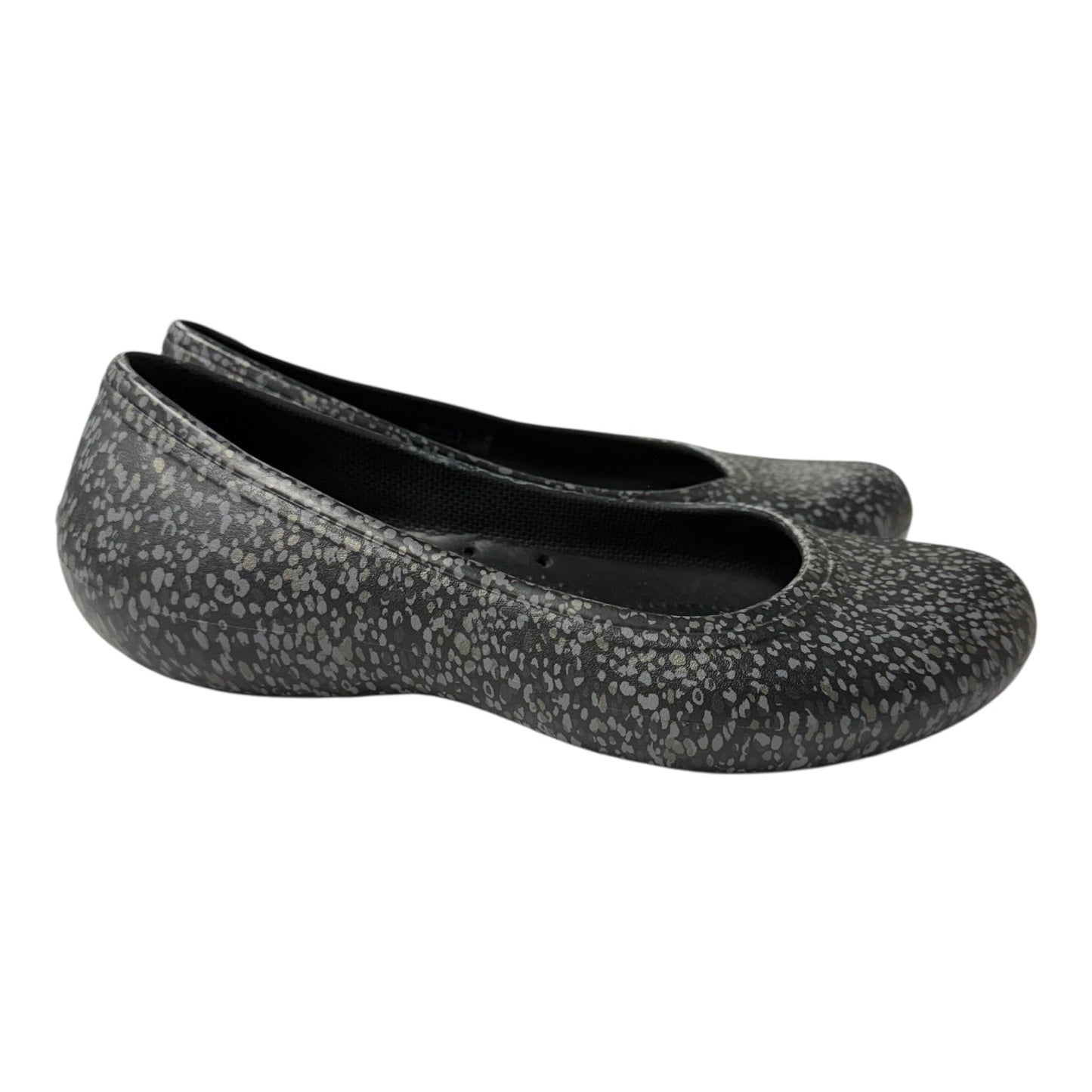 Sandals Flats By Crocs In Grey, Size:7