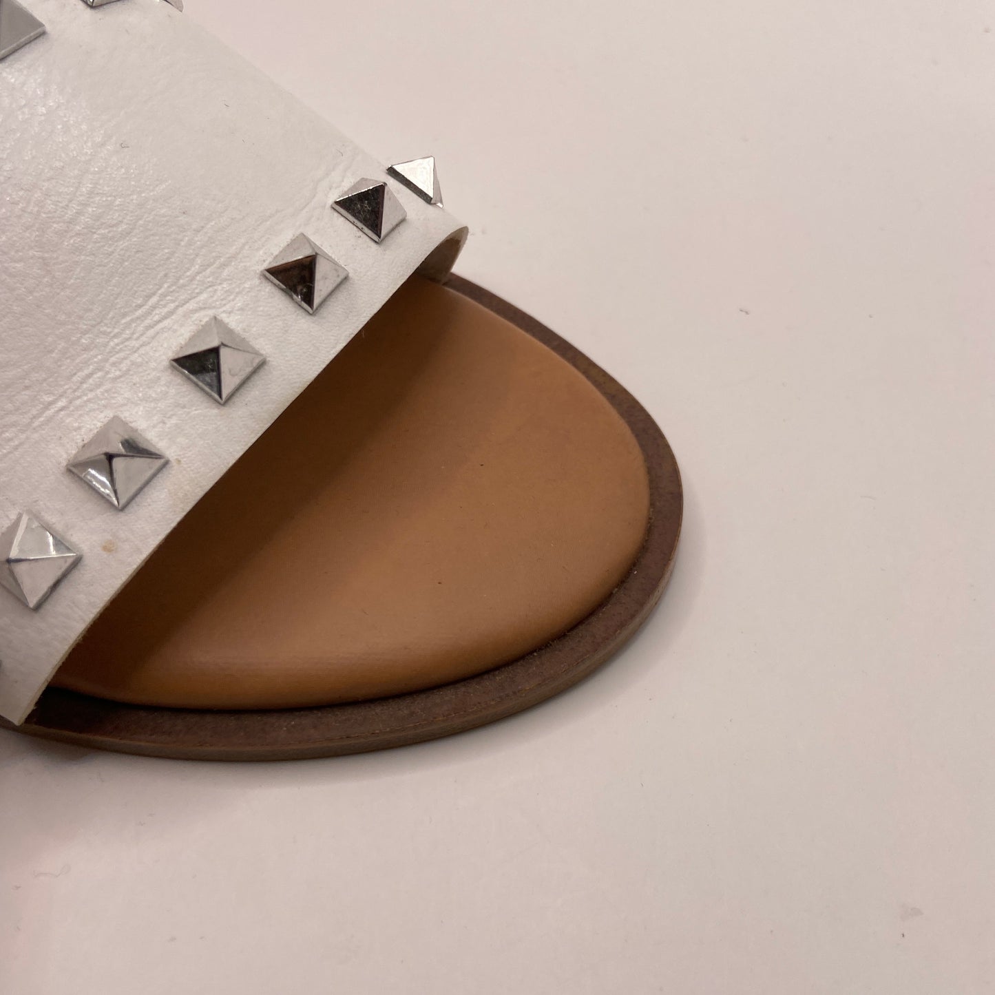 Sandals Flats By Sincerely Jules In White, Size: 6.5