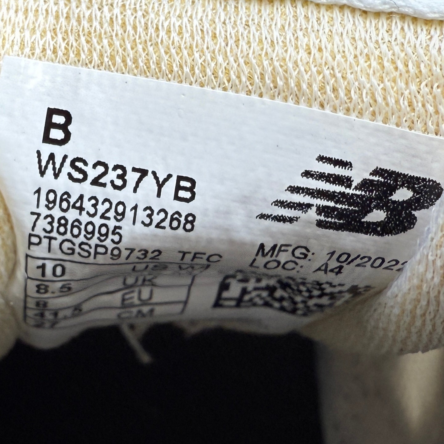 Shoes Athletic By New Balance In Tan & White, Size: 10