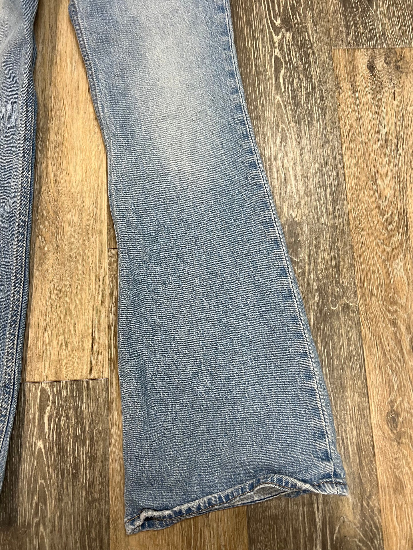 Jeans Flared By Levis In Blue Denim, Size: 0/24